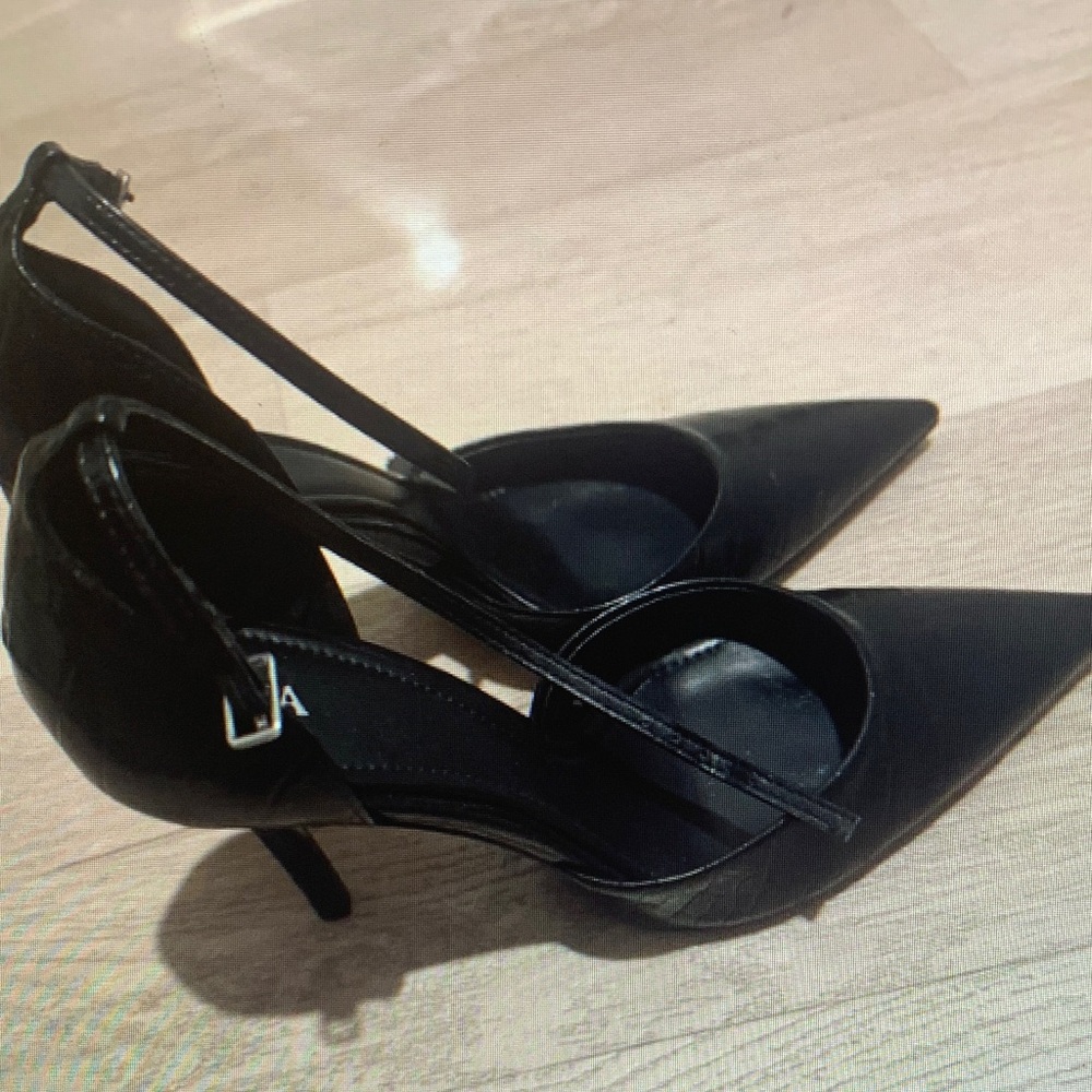 Zara Black Pointed Toe Heels